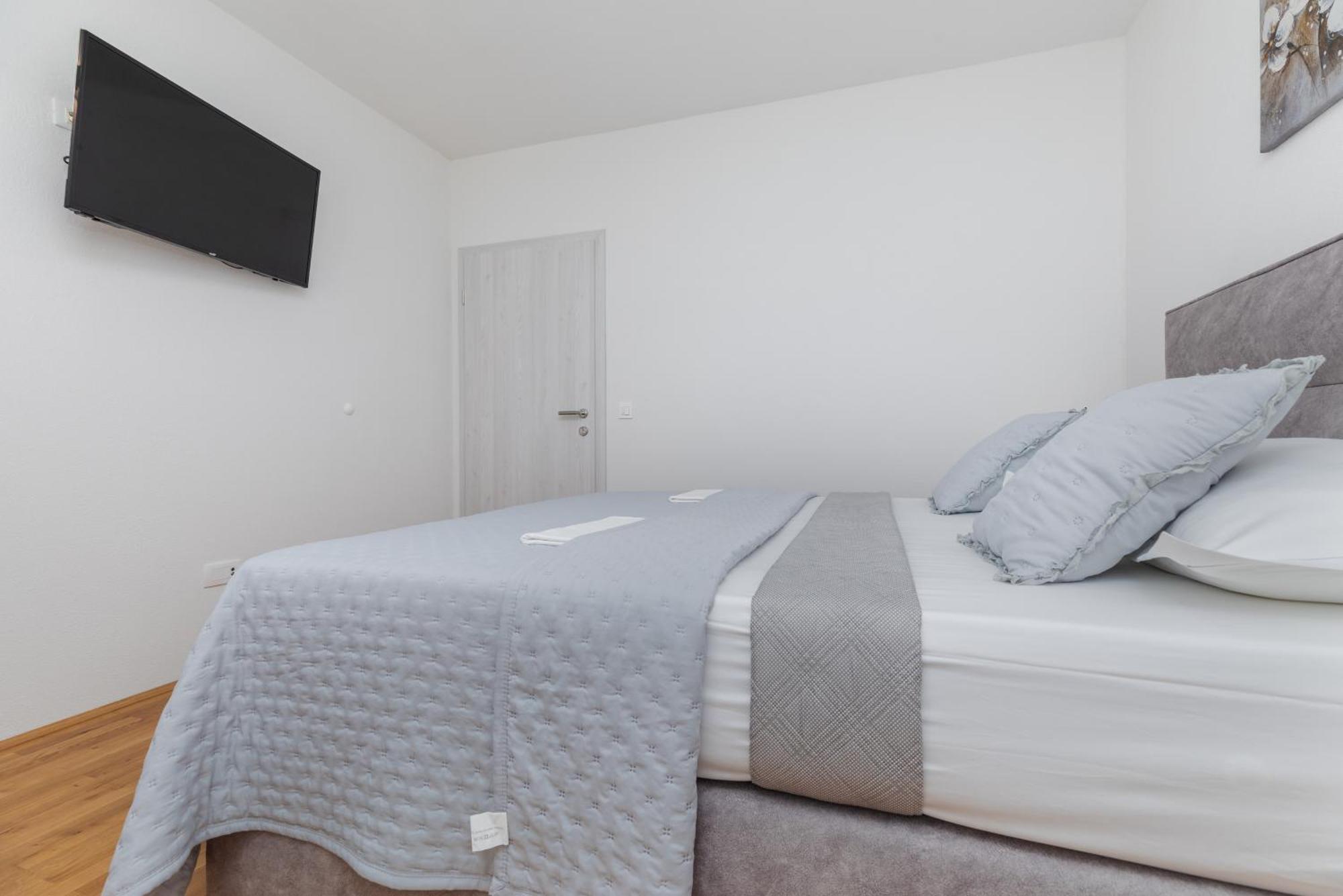 Apartments And Rooms By The Sea Brela, Makarska - 2752 Habitación foto